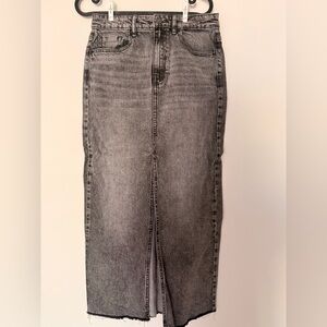 Stradivarius LOOSE-FITTING DENIM MIDI SKIRT